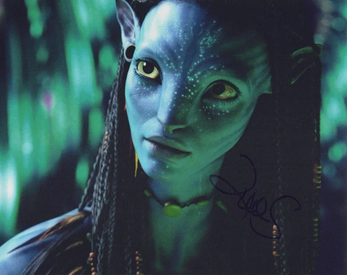 Zoe Saldana autograph