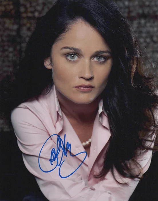 Robin Tunney autograph