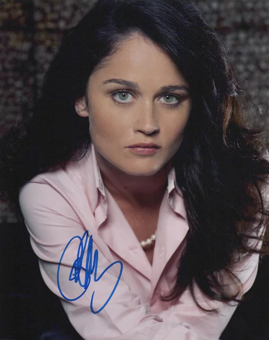 Robin Tunney autograph