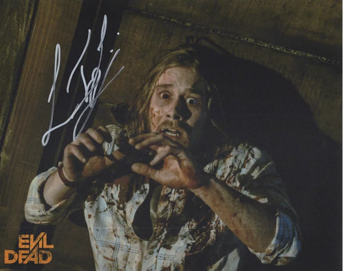 Lou Taylor Pucci autograph