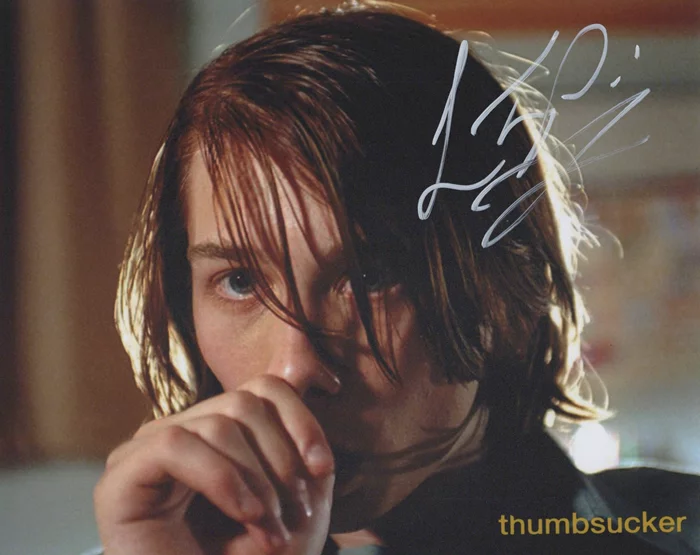 Lou Taylor Pucci autograph