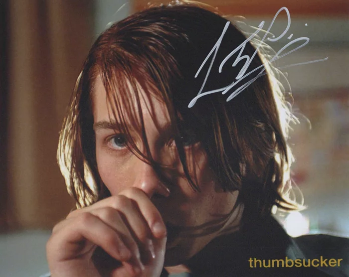 Lou Taylor Pucci autograph