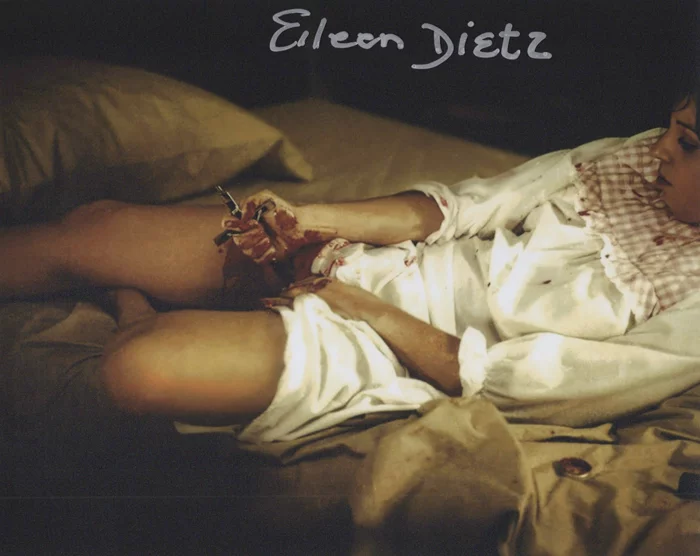 Eileen Dietz autograph