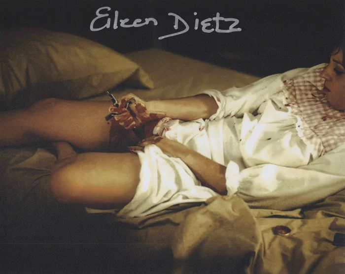 Eileen Dietz autograph