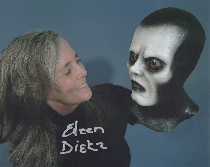 Eileen Dietz autograph