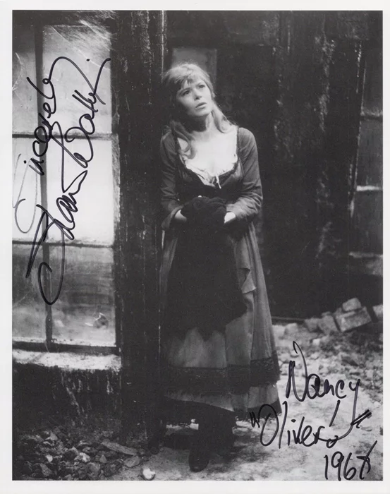 Shani Wallis autograph