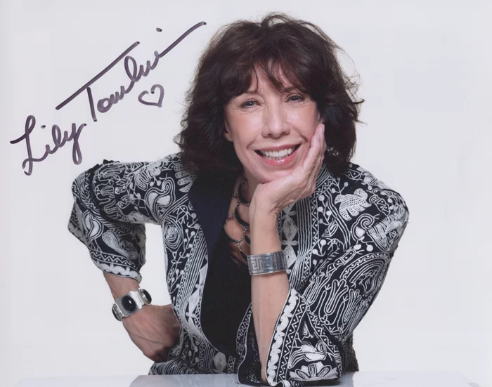 Lily Tomlin autograph