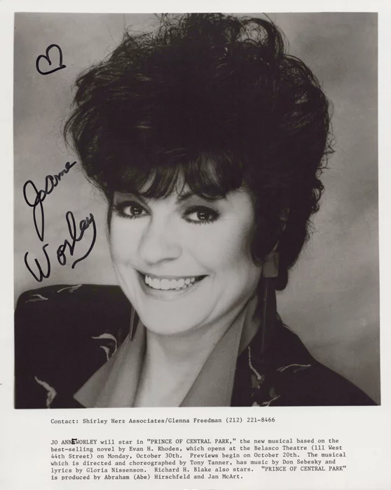 Jo Anne Worley autograph