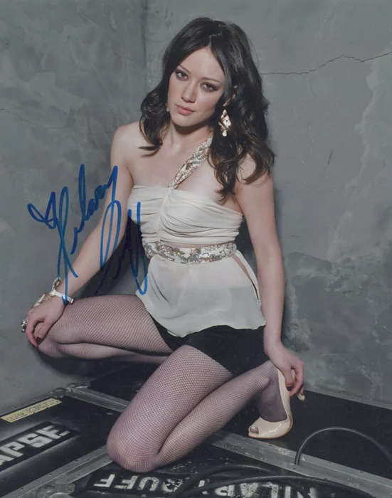 Hilary Duff autograph