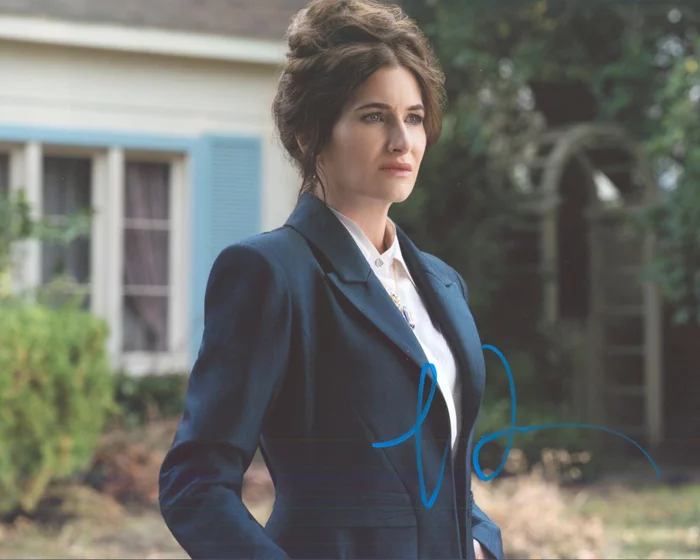 Kathryn Hahn autograph