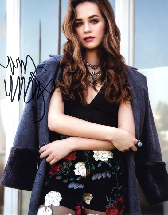 Mary Mouser autograph