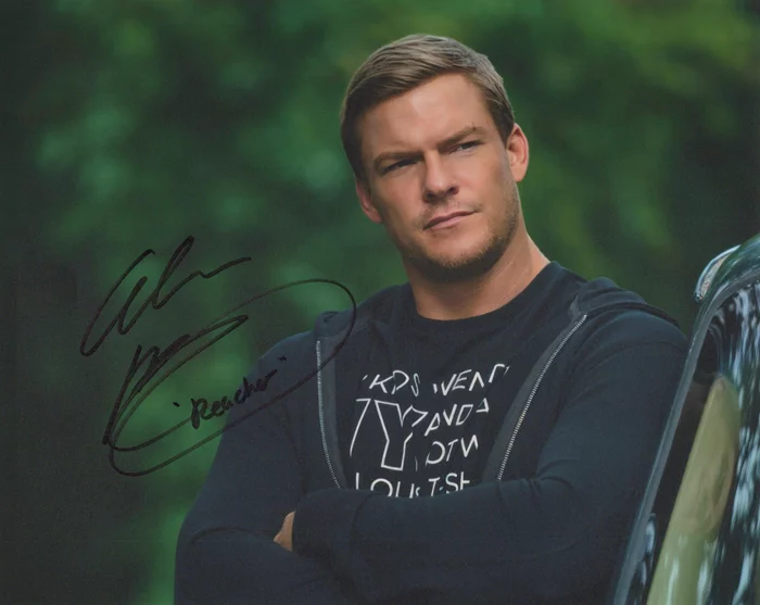Alan  Ritchson autograph