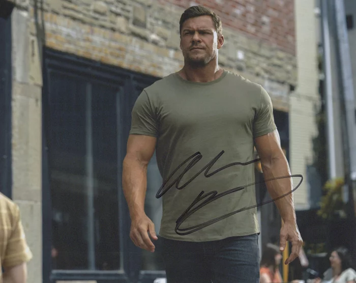 Alan  Ritchson autograph