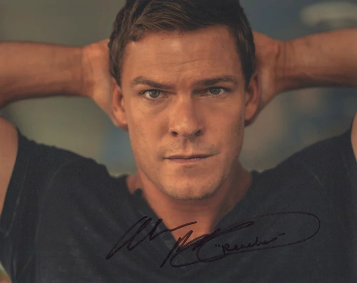 Alan  Ritchson autograph