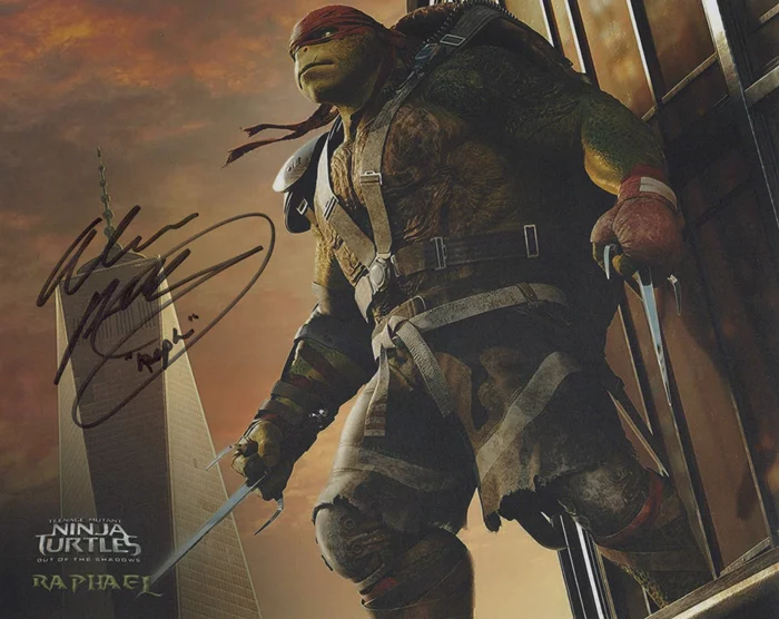 Alan  Ritchson autograph
