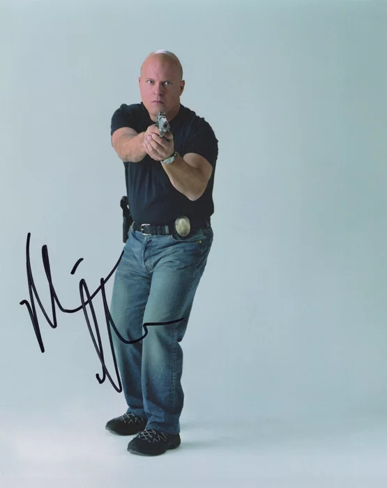 Michael Chiklis autograph