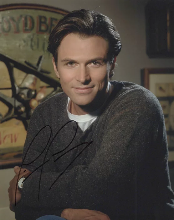 Tim Daly autograph