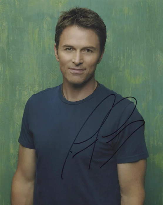 Tim Daly autograph