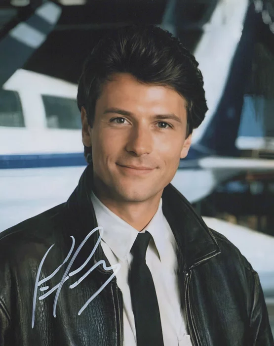 Tim Daly autograph