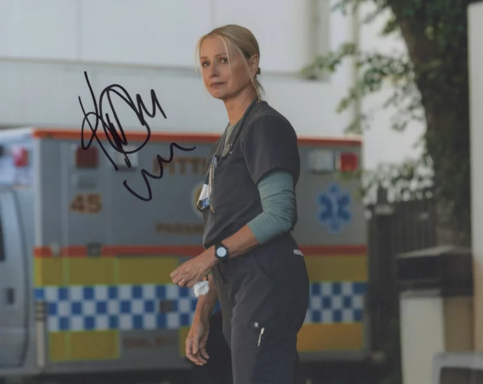 Katherine LaNasa autograph