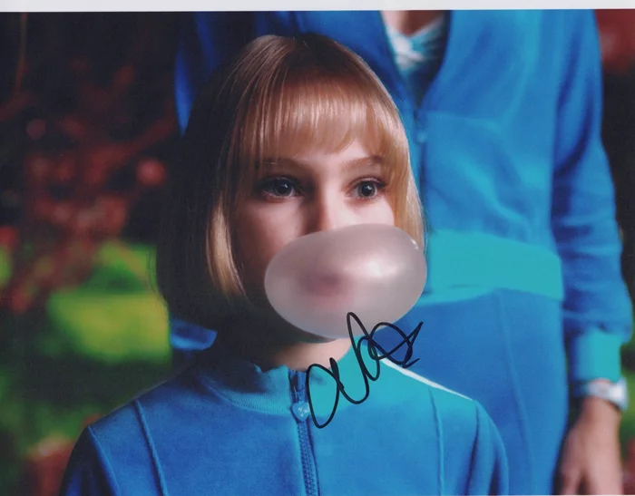 Annasophia Robb autograph