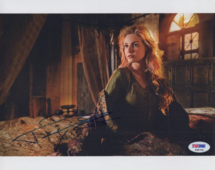 Tamsin Egerton autograph