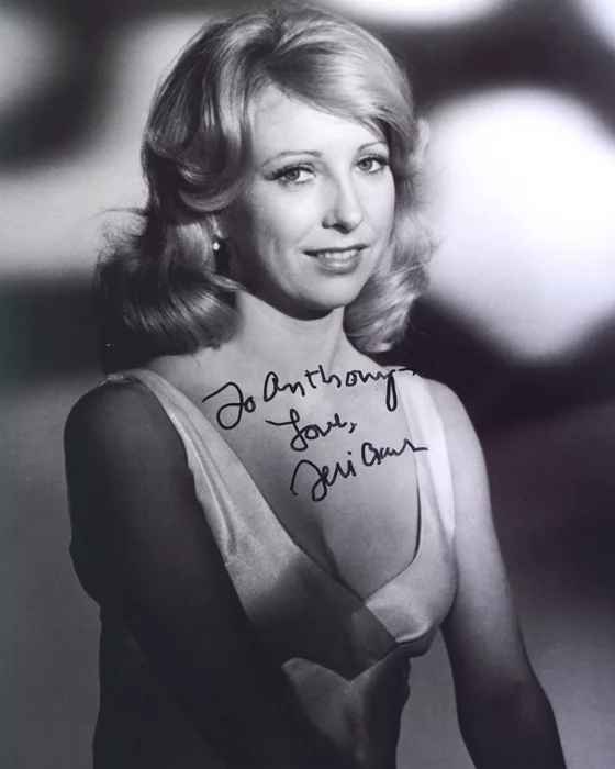 Teri Garr autograph