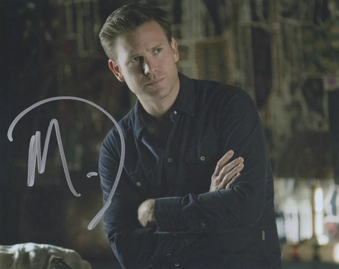 Matthew Davis autograph