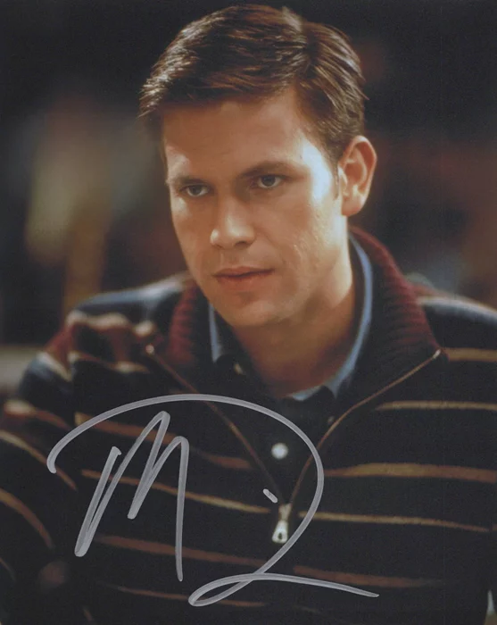 Matthew Davis autograph