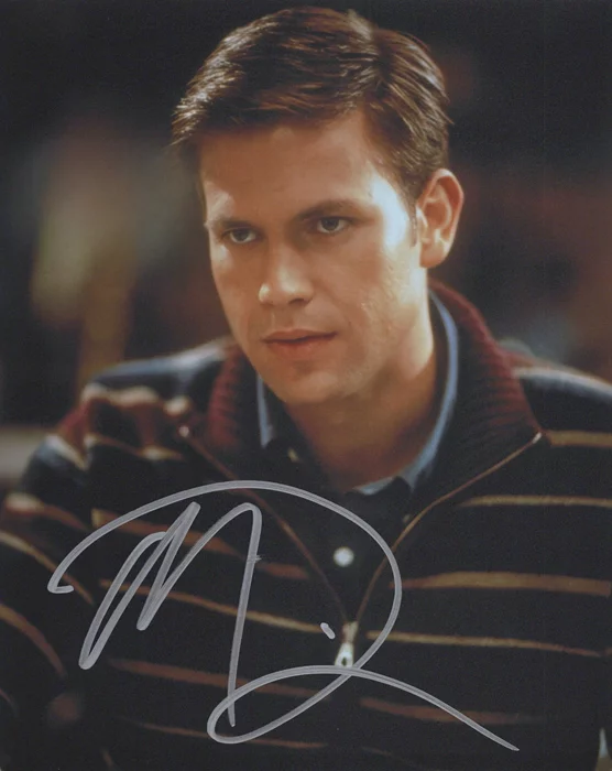 Matthew Davis autograph