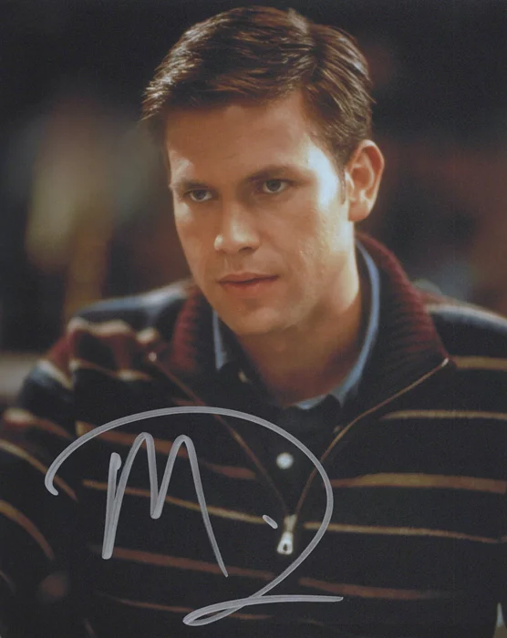 Matthew Davis autograph