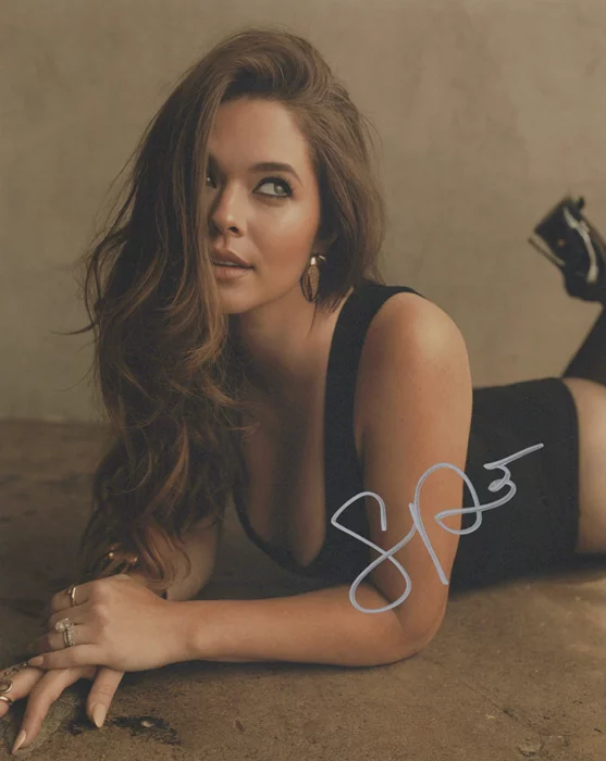 Sasha  Pieterse autograph