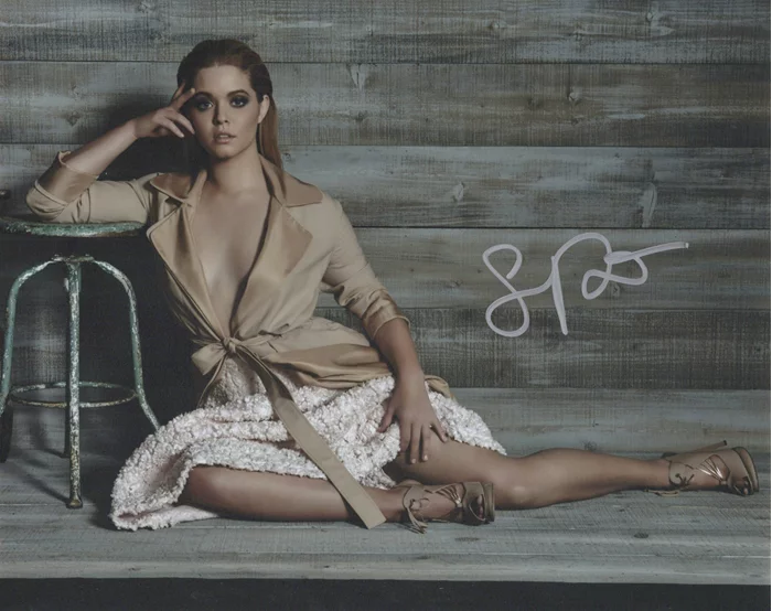 Sasha  Pieterse autograph