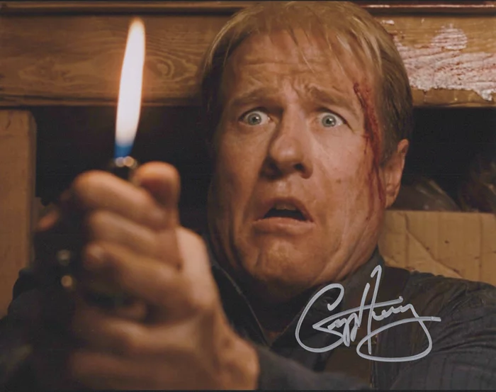 Gregg Henry autograph