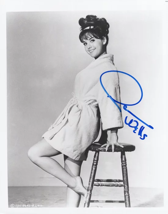 Dawn Wells autograph