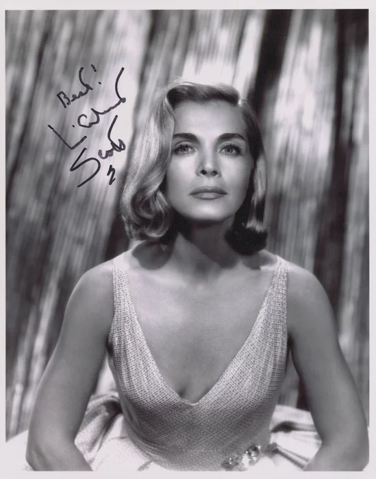 Lizabeth Scott autograph