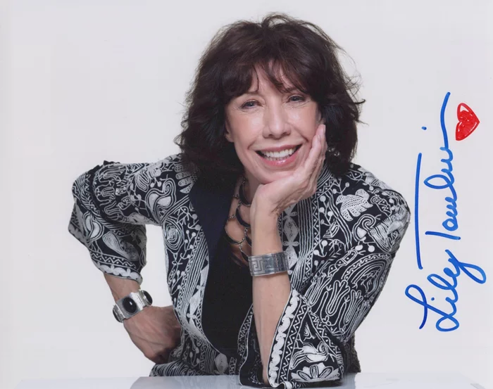 Lily Tomlin autograph