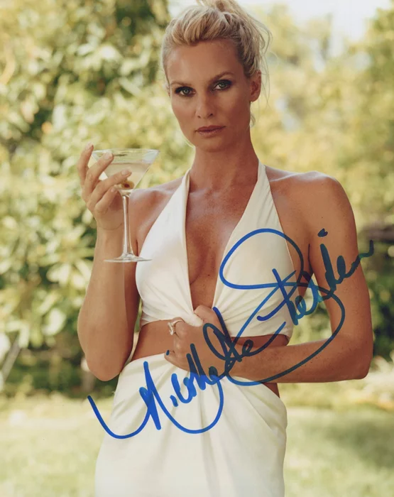 Nicollette Sheridan autograph